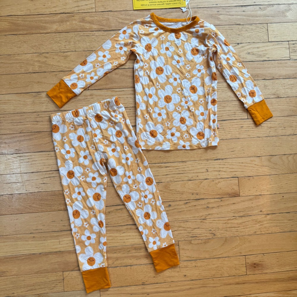 Roe and Co Kids Bamboo Viscose Pajama Set Mustard Yellow Daisy Floral 3T NEW